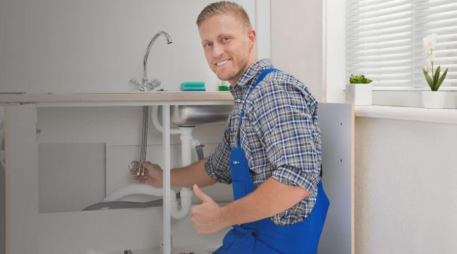 Expert burst pipe repair services in Austinville, IA